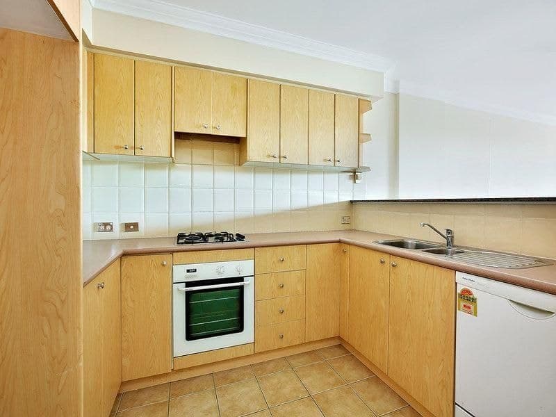 104/8 Wentworth Drive, Liberty Grove - Thumbnail 2