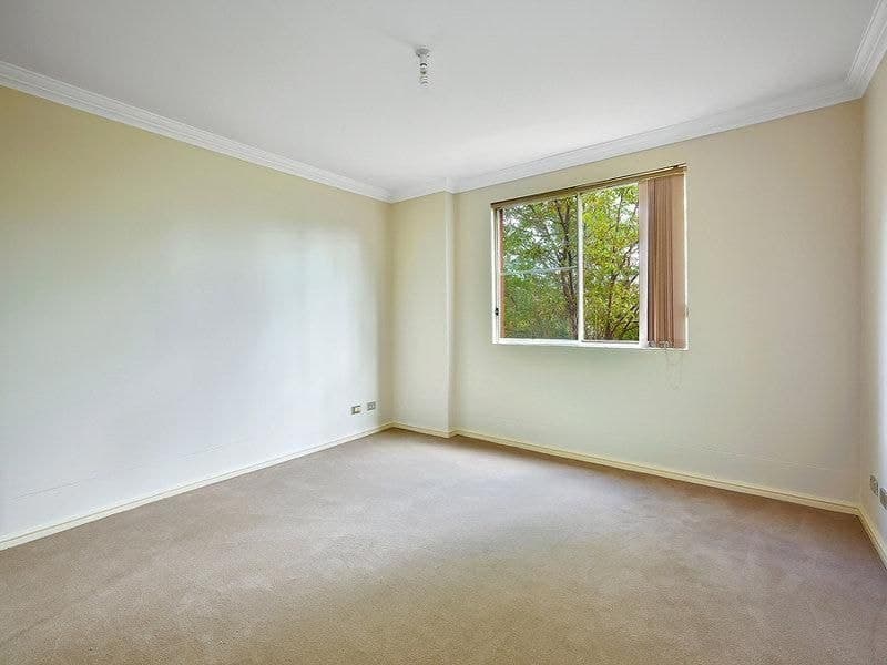 104/8 Wentworth Drive, Liberty Grove - Thumbnail 4