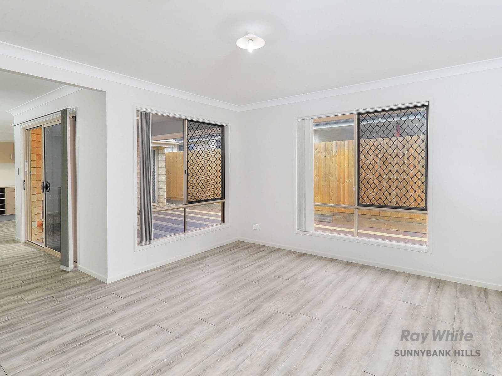 14 Johnstone Place, Riverview QLD 4303, Riverview - Thumbnail 2