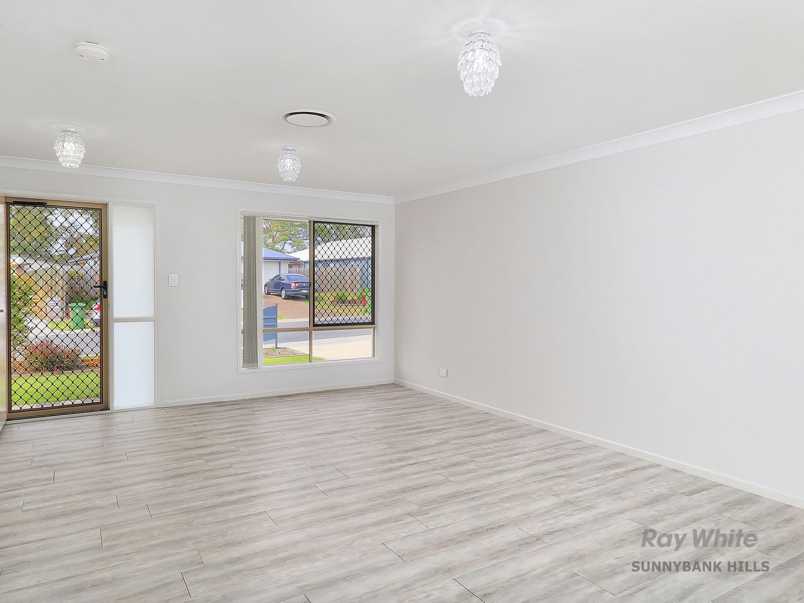 14 Johnstone Place, Riverview QLD 4303, Riverview - Thumbnail 3