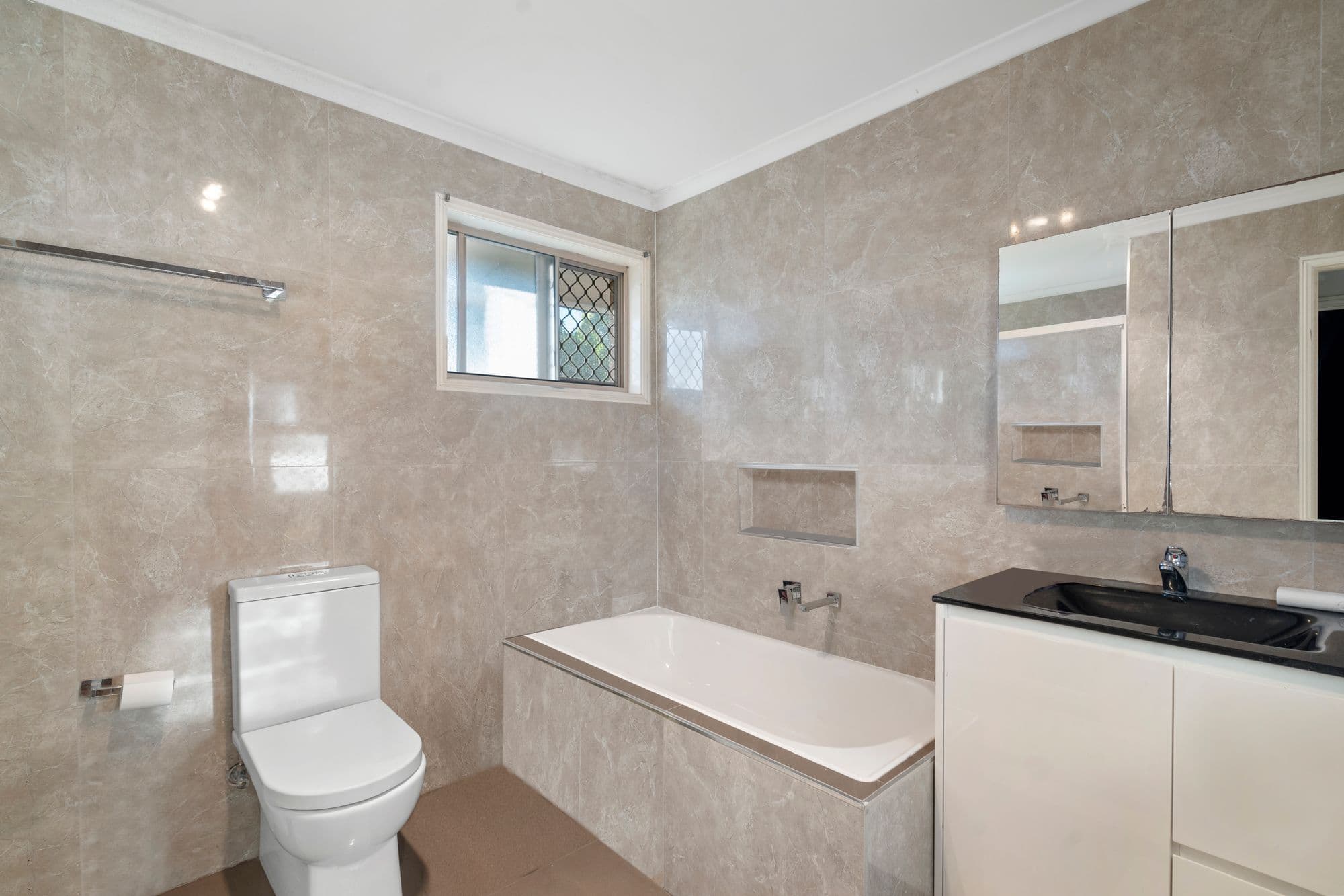 13 Seria Street, Tanah Merah QLD 4128, Tanah Merah - Thumbnail 7