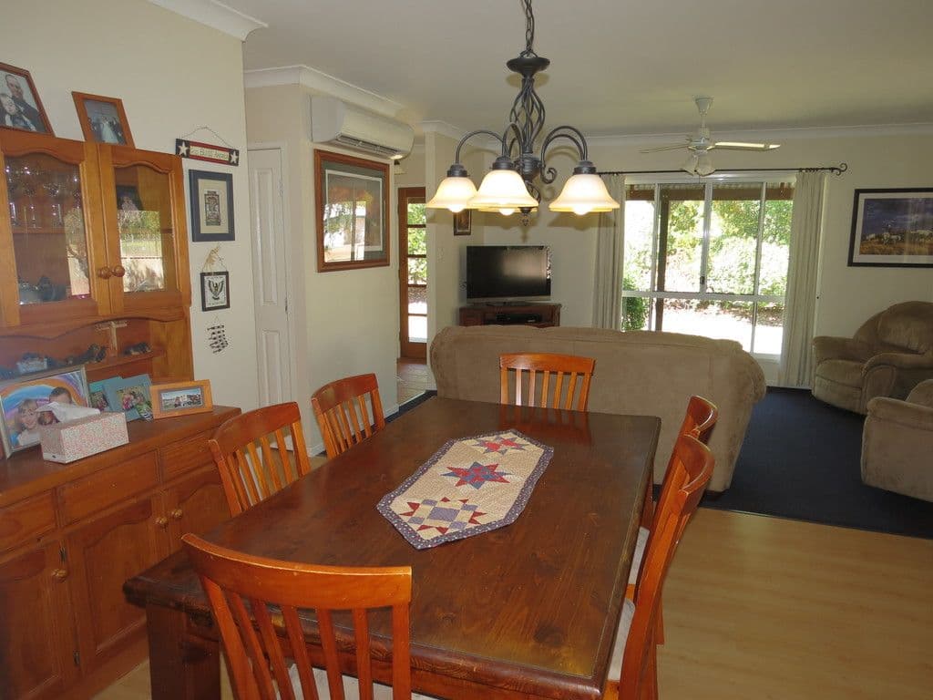 49 Slack Drive, Emerald QLD 4720, Emerald - Thumbnail 8
