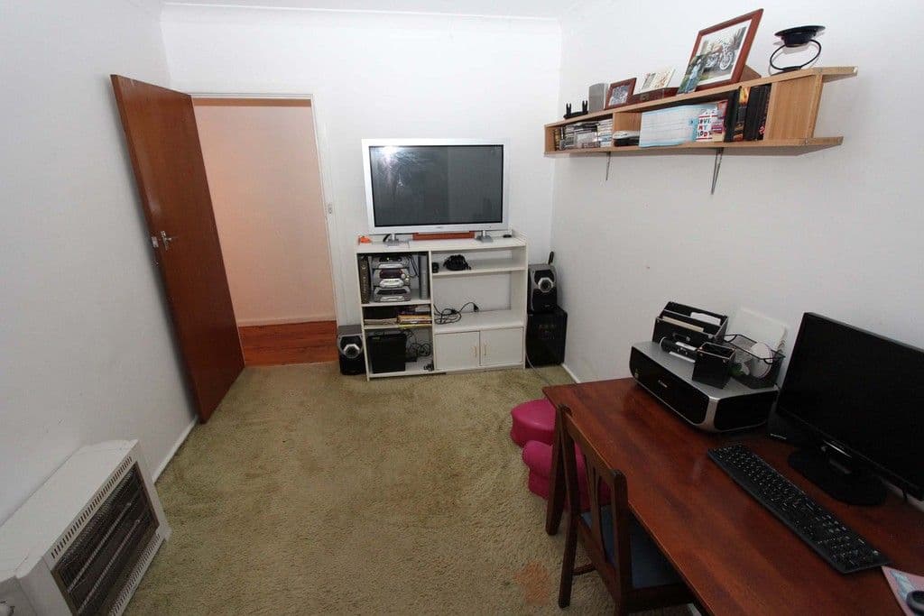8 Opala Avenue, WYOMING NSW 2250, Wyoming - Thumbnail 8