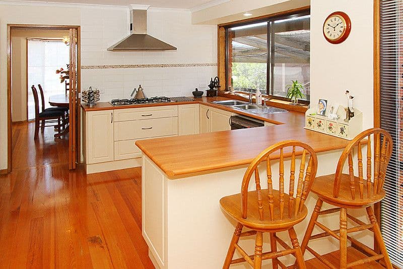 73 Thompson Circuit, MILL PARK VIC 3082, Mill Park - Thumbnail 2