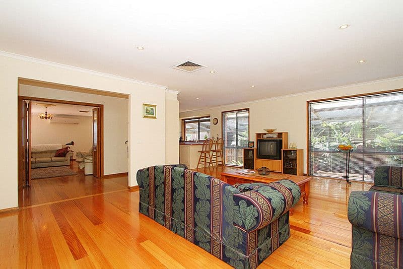 73 Thompson Circuit, MILL PARK VIC 3082, Mill Park - Thumbnail 8
