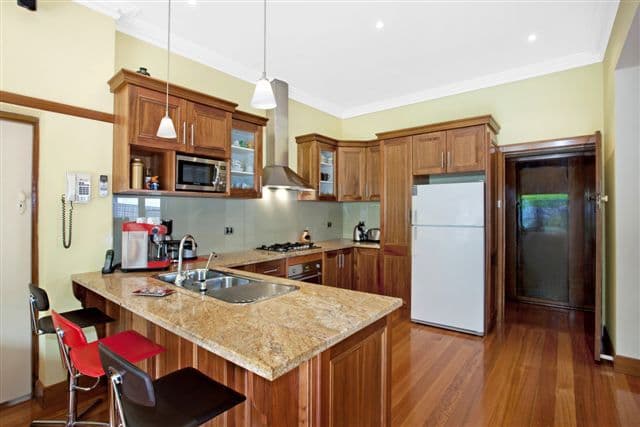 8 Melville Road, PASCOE VALE SOUTH VIC 3044, Pascoe Vale South - Thumbnail 5