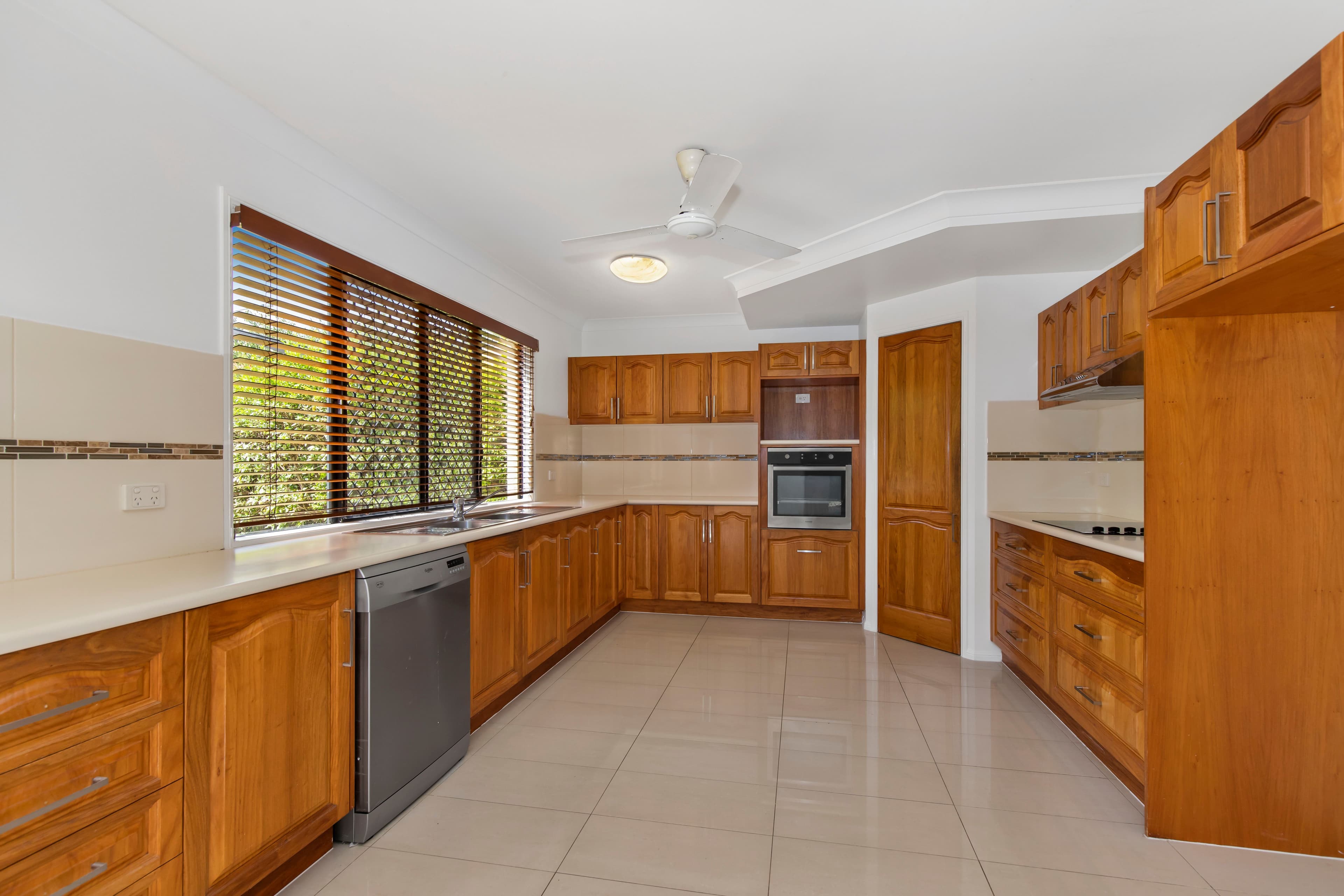 5 Hallett Close, Douglas QLD 4814, Douglas - Thumbnail 3