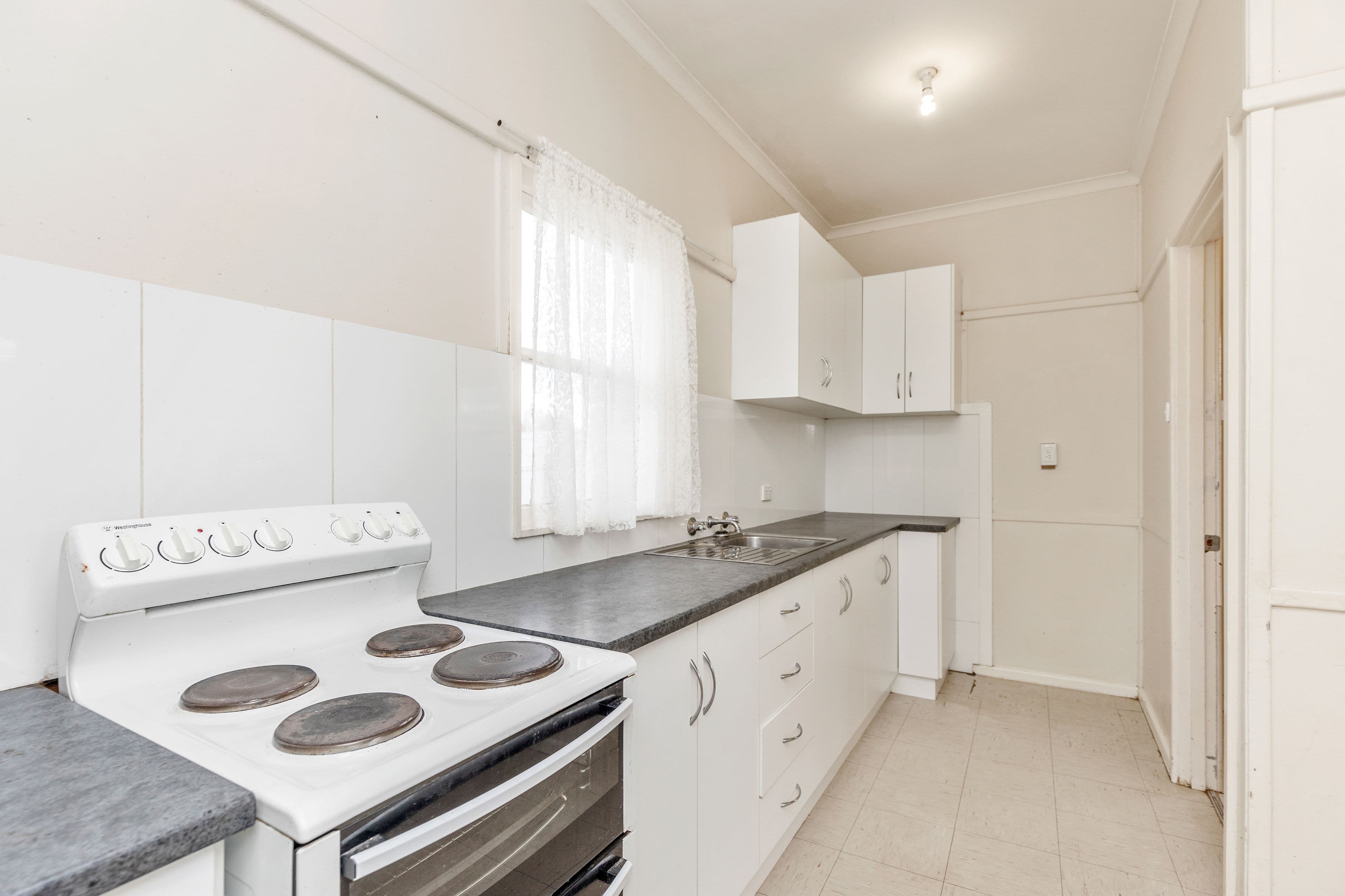 21 Harold Street, Junee NSW 2663, Junee - Thumbnail 2