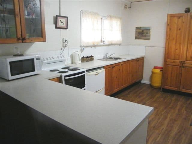 150 Thompson Street, Cootamundra - Thumbnail 2
