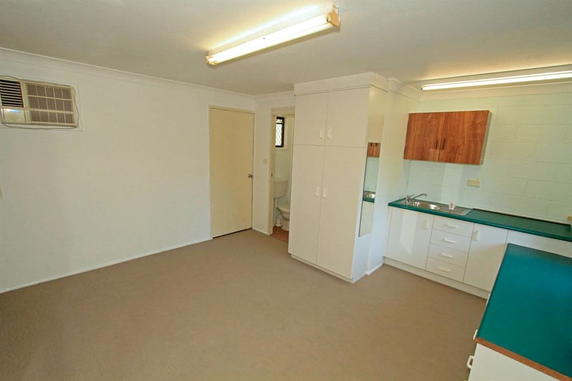 17 Gowdie Avenue, FRENCHVILLE QLD 4701, Frenchville - Thumbnail 7