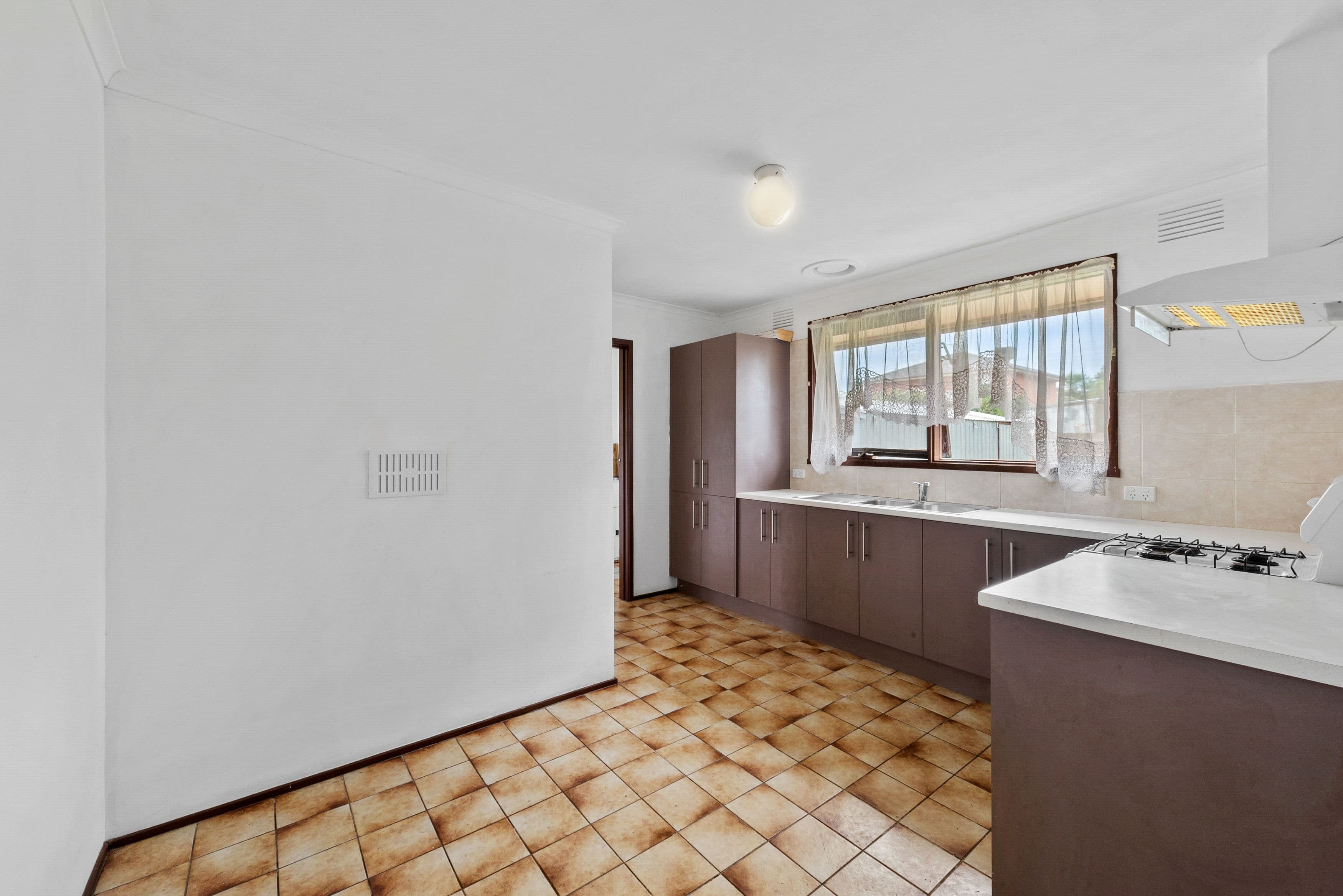 47 Loretto Avenue, Ferntree Gully VIC 3156, Ferntree Gully - Thumbnail 3
