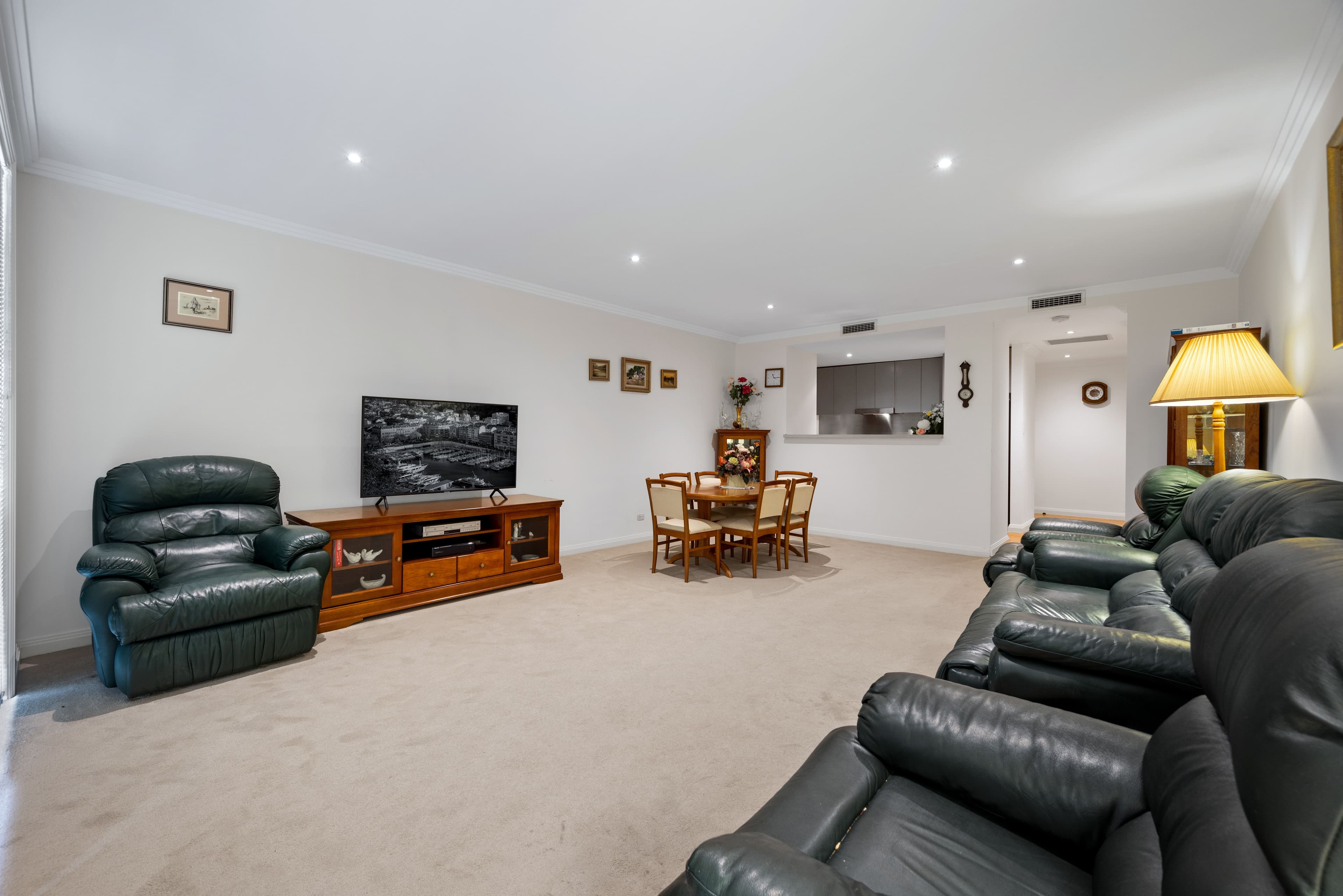 2/112 Governors Way, Macquarie Links NSW 2565, Macquarie Links - Thumbnail 2