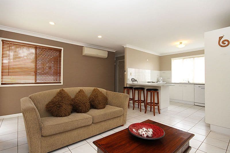 28 SPRINGFIELD Place, FOREST LAKE QLD 4078, Forest Lake - Thumbnail 2