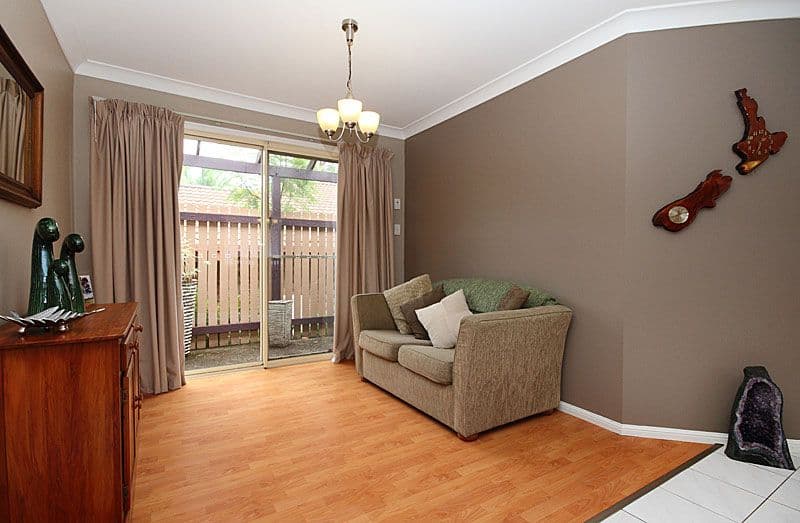28 SPRINGFIELD Place, FOREST LAKE QLD 4078, Forest Lake - Thumbnail 4
