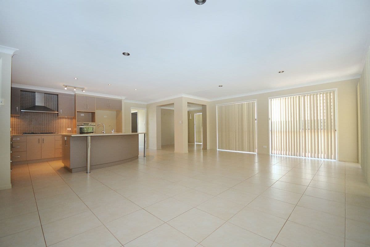 4 Osprey Court, RANGEVILLE QLD 4350, Rangeville - Thumbnail 2