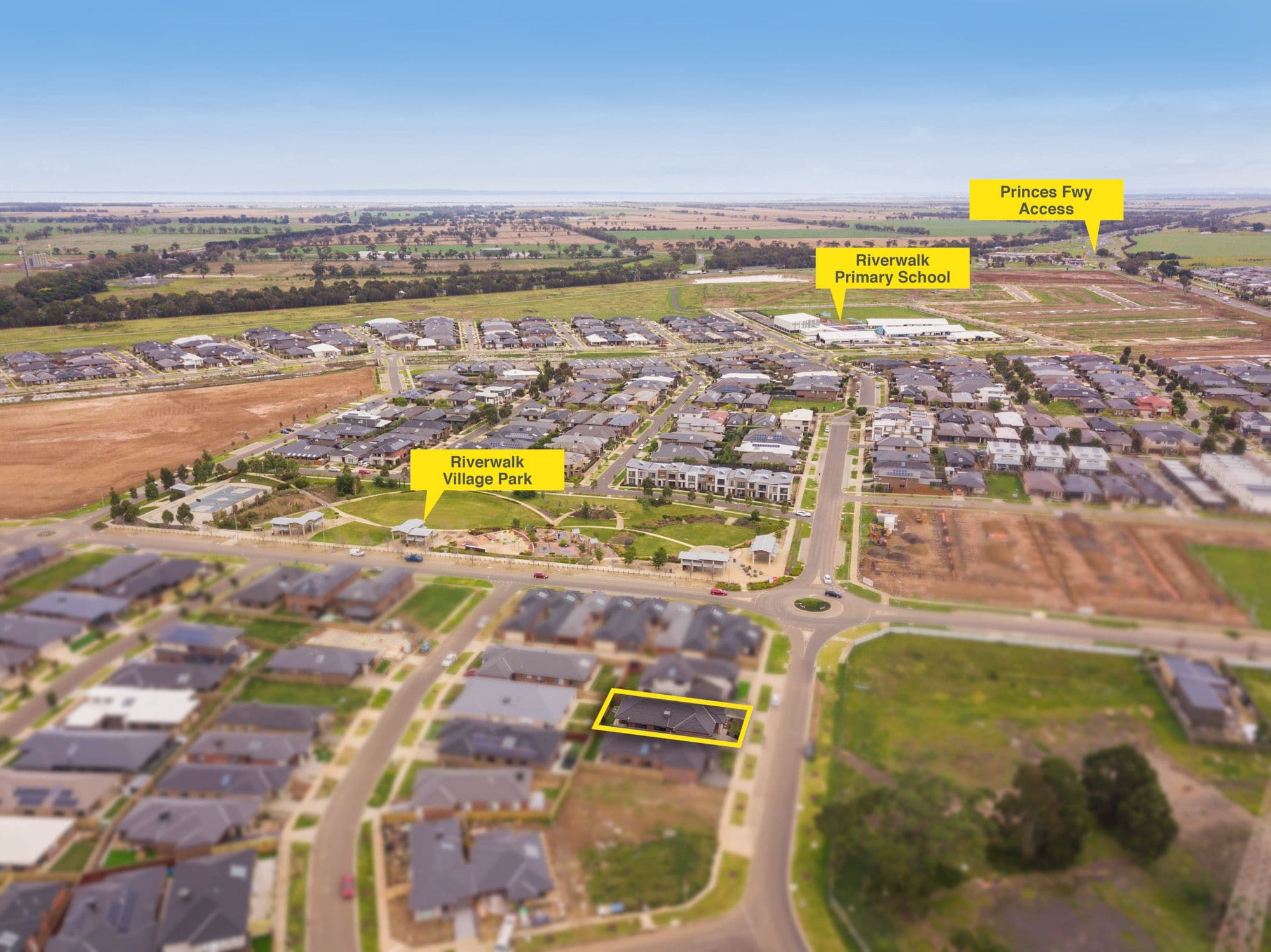 6 Dutchelm Avenue, Werribee VIC 3030, Werribee - Thumbnail 2