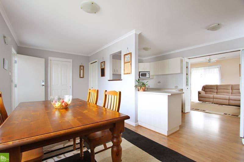 25 Hogarth Avenue, MOUNT WARRIGAL NSW 2528, Mount Warrigal - Thumbnail 3