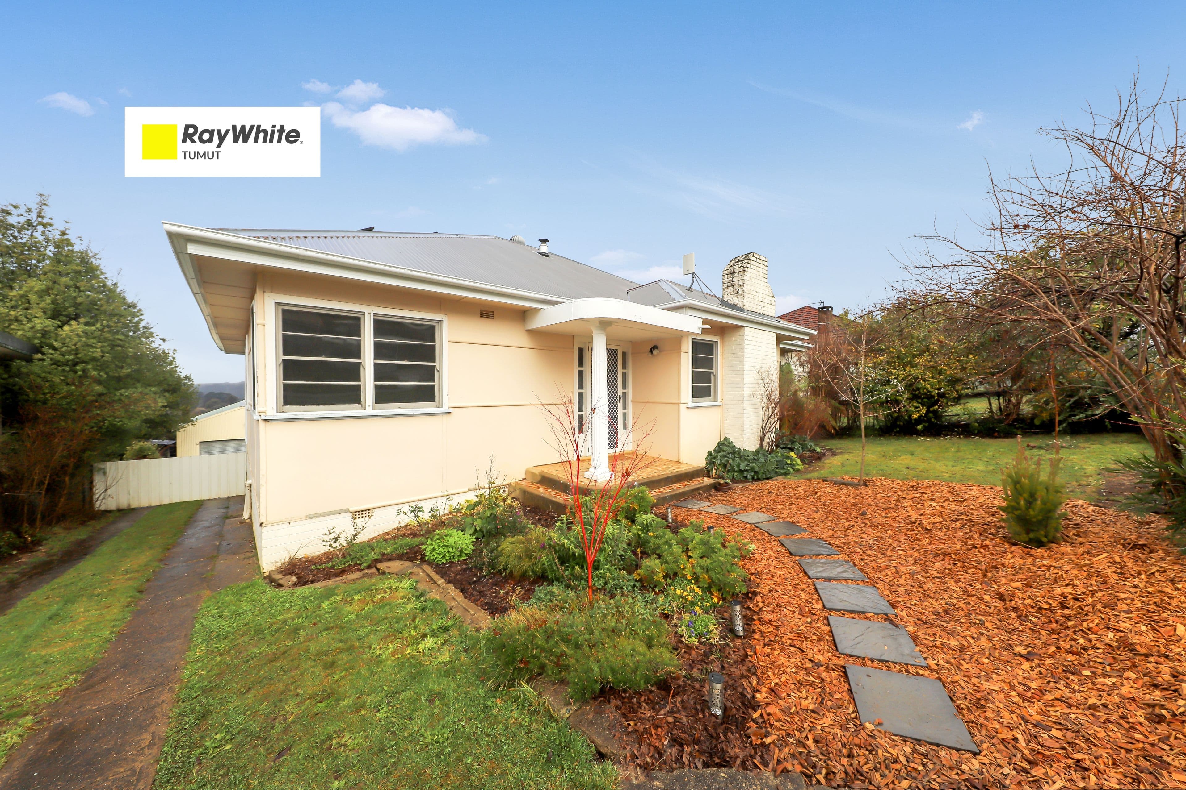 23 Sunnyside Avenue, Batlow NSW 2730, Batlow - Image 1