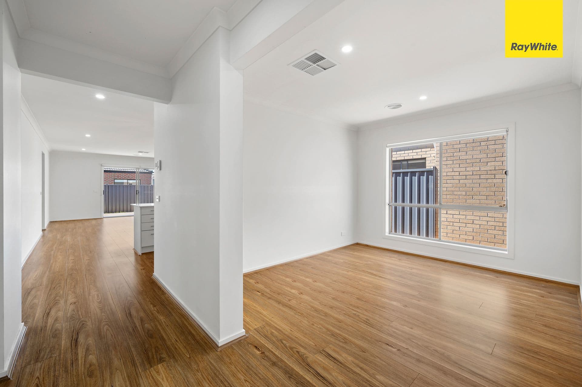 8 Eaglevale Road, WEIR VIEWS VIC 3338, Weir Views - Thumbnail 2