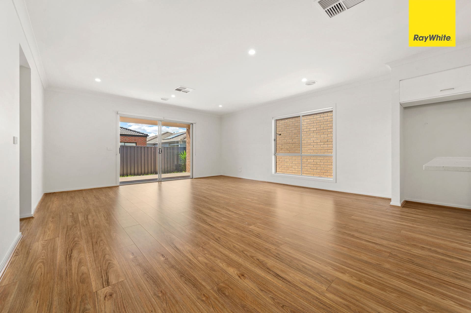 8 Eaglevale Road, WEIR VIEWS VIC 3338, Weir Views - Thumbnail 8