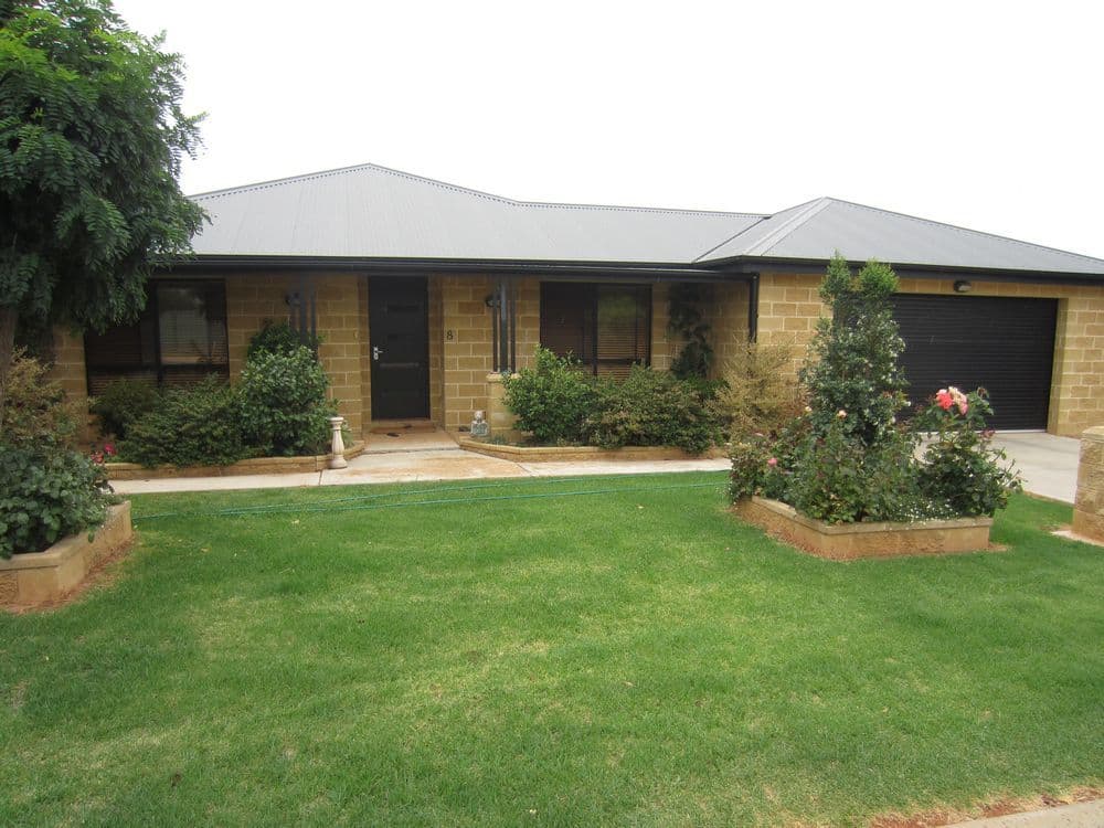 8 Kavanagh Circuit, TEMORA NSW 2666, Temora - Image 1