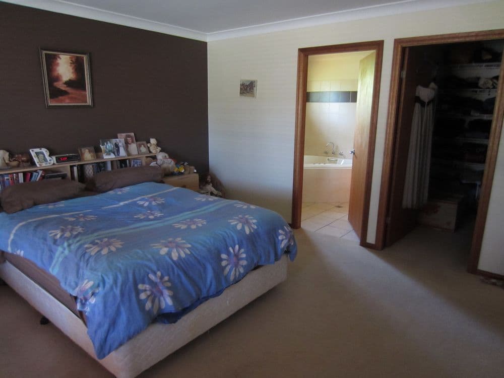 8 Kavanagh Circuit, TEMORA NSW 2666, Temora - Thumbnail 3