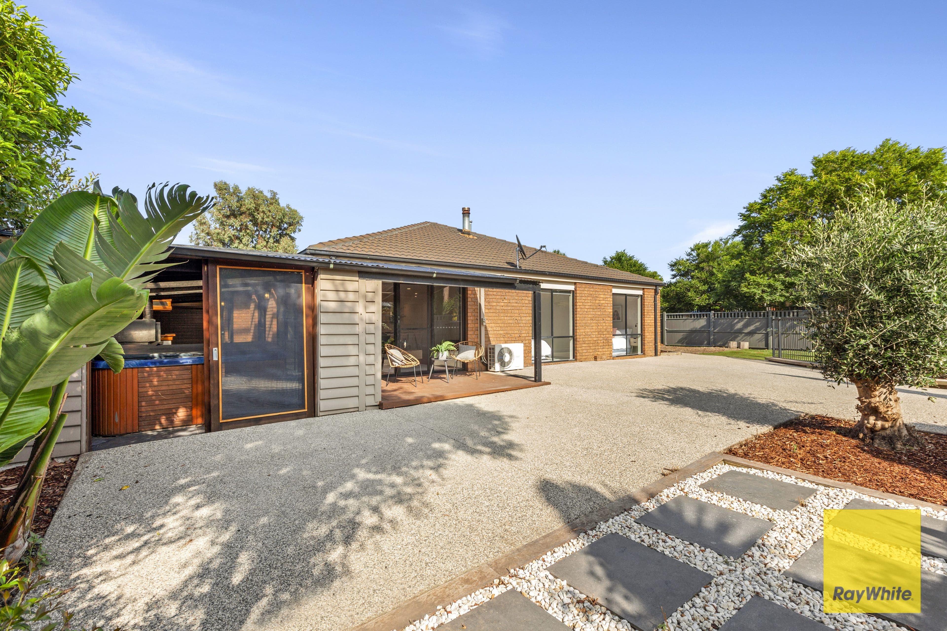 4 Aberdeen Way, Tarneit VIC 3029, Tarneit - Thumbnail 2