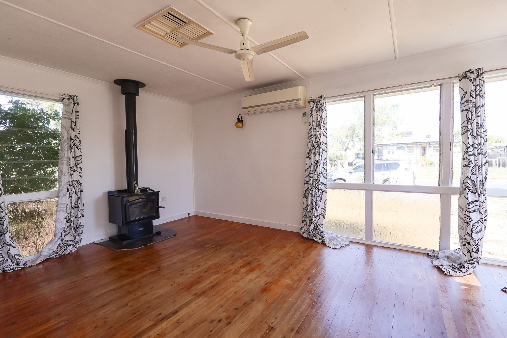 22 Jackson Street, Roma QLD 4455, Roma - Thumbnail 2