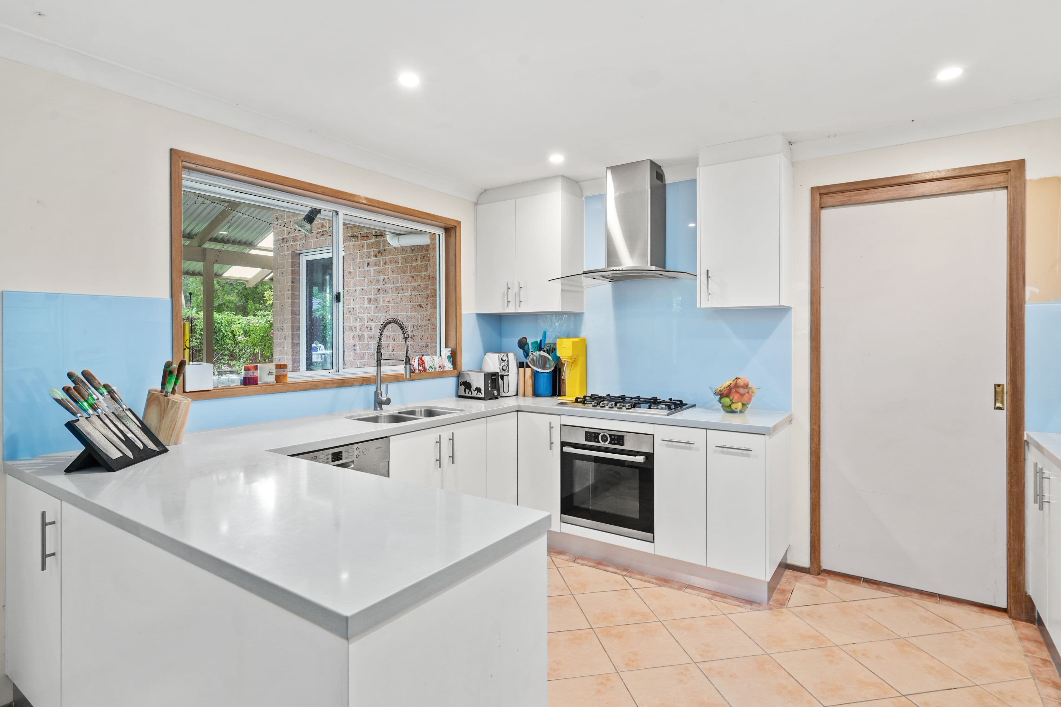 50 Colchester Road, Kilsyth - Thumbnail 2