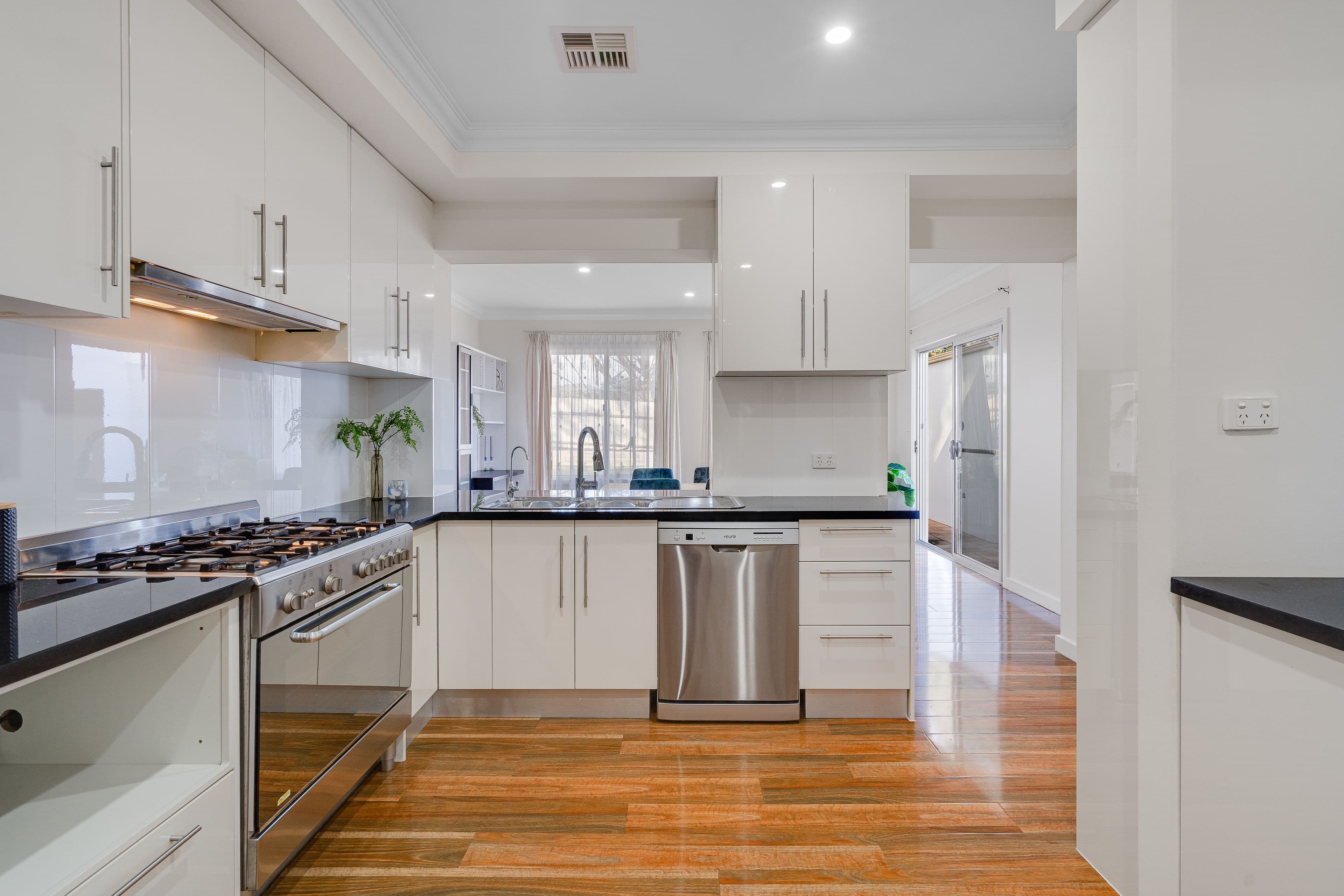 16 Bank Crescent, St Agnes SA 5097, St Agnes - Thumbnail 6