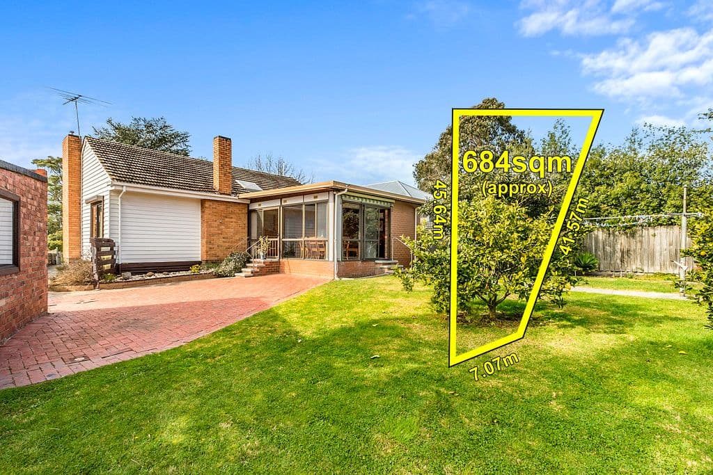 18 Glenice Avenue, Blackburn South VIC 3130, Blackburn South - Thumbnail 2