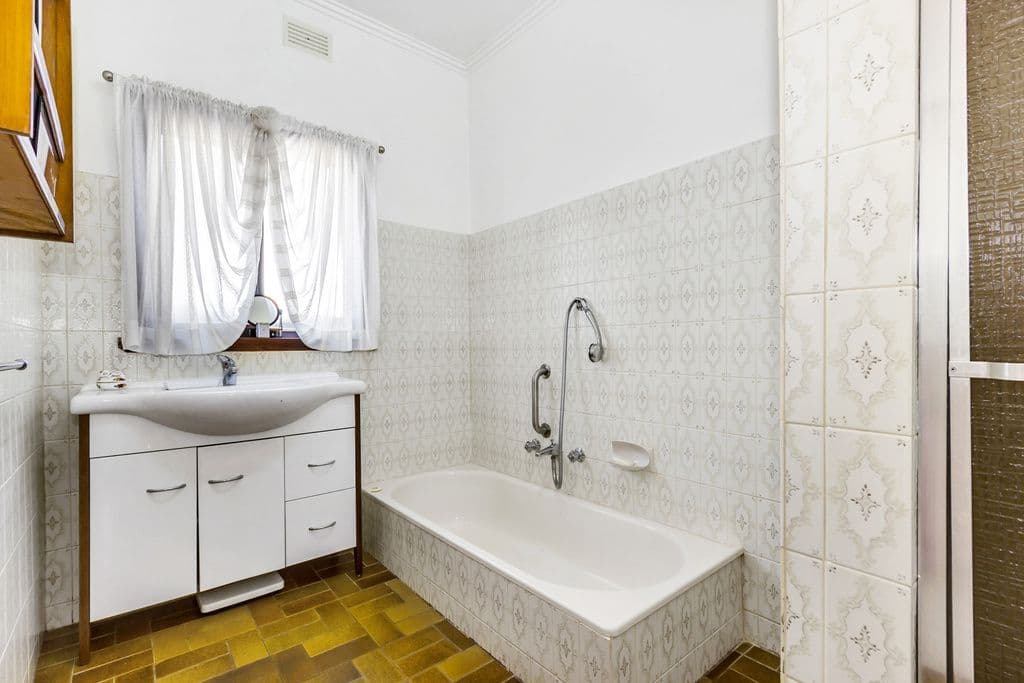 18 Glenice Avenue, Blackburn South VIC 3130, Blackburn South - Thumbnail 7
