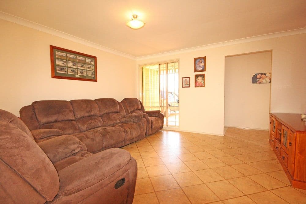 6 St Clare Place, BLAIR ATHOL NSW 2560, Blair Athol - Thumbnail 3