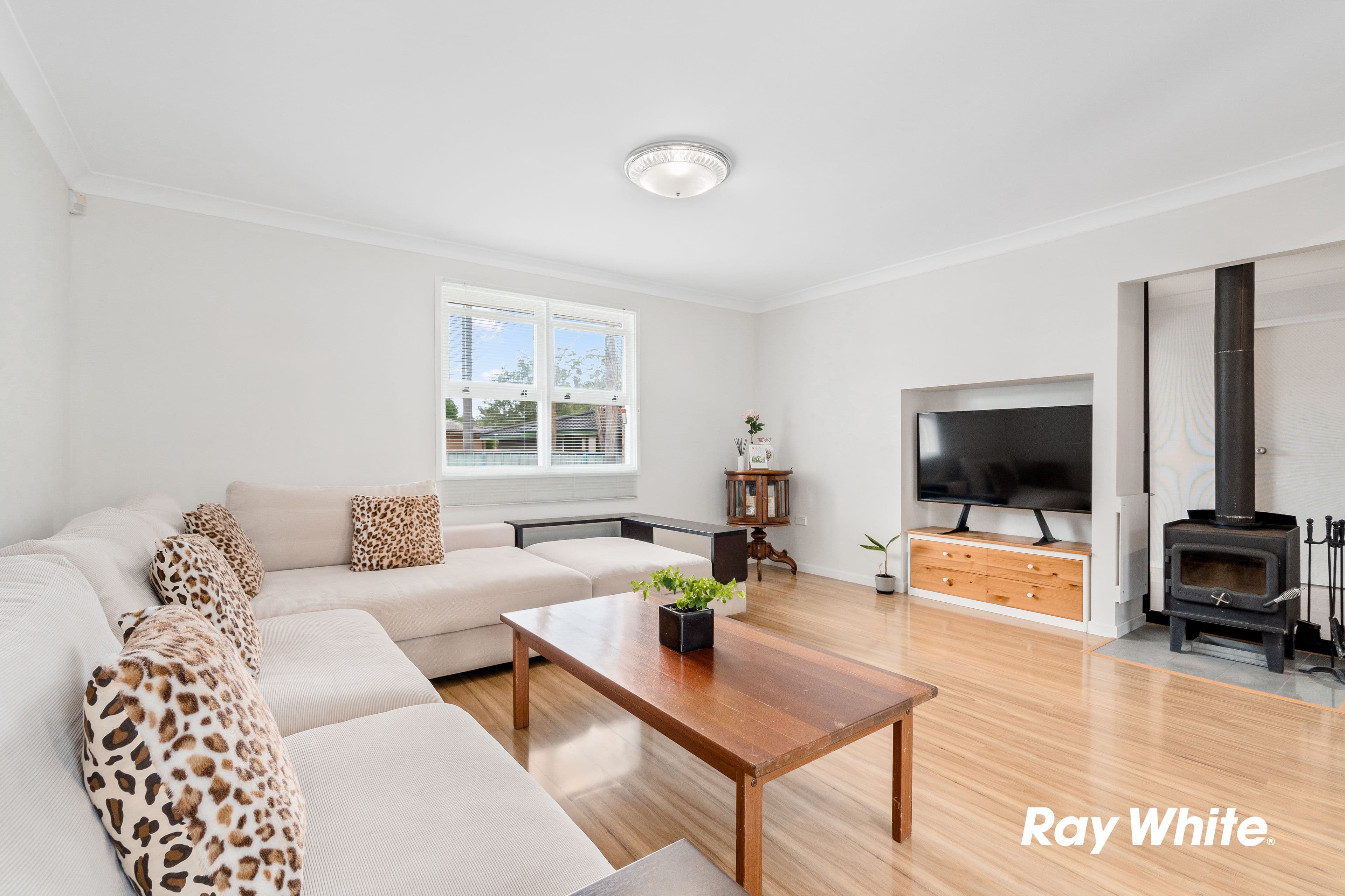 8 Reeve Crescent, Doonside NSW 2767, Doonside - Thumbnail 2