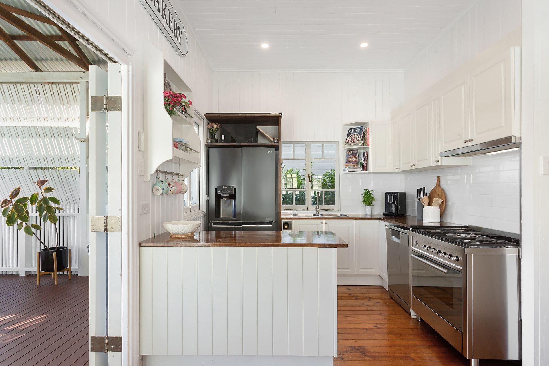 15 Wellstead Avenue, Coorparoo QLD 4151, Coorparoo - Thumbnail 3