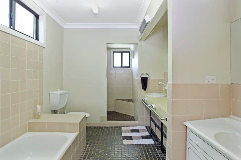 74 Walsh Crescent, NORTH NOWRA NSW 2541, North Nowra - Thumbnail 4
