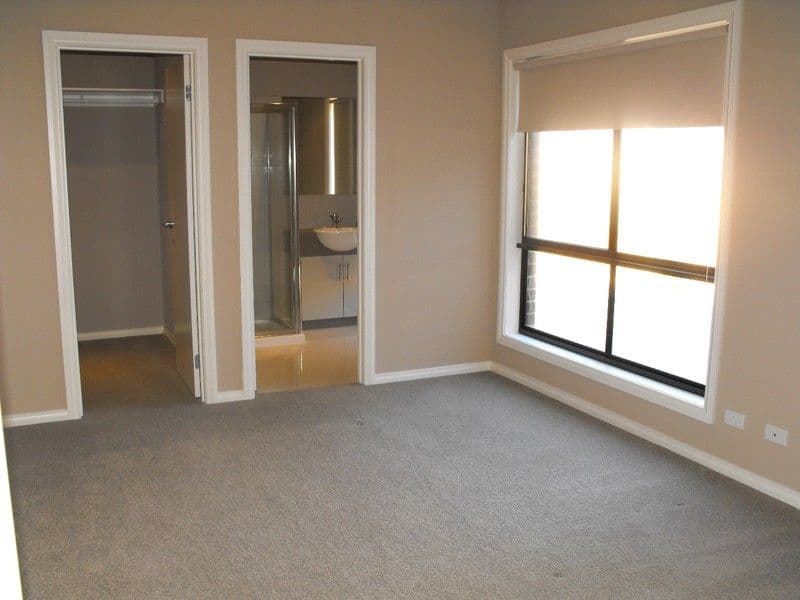 6 Embling Avenue, SOUTH MORANG VIC 3752, South Morang - Thumbnail 4