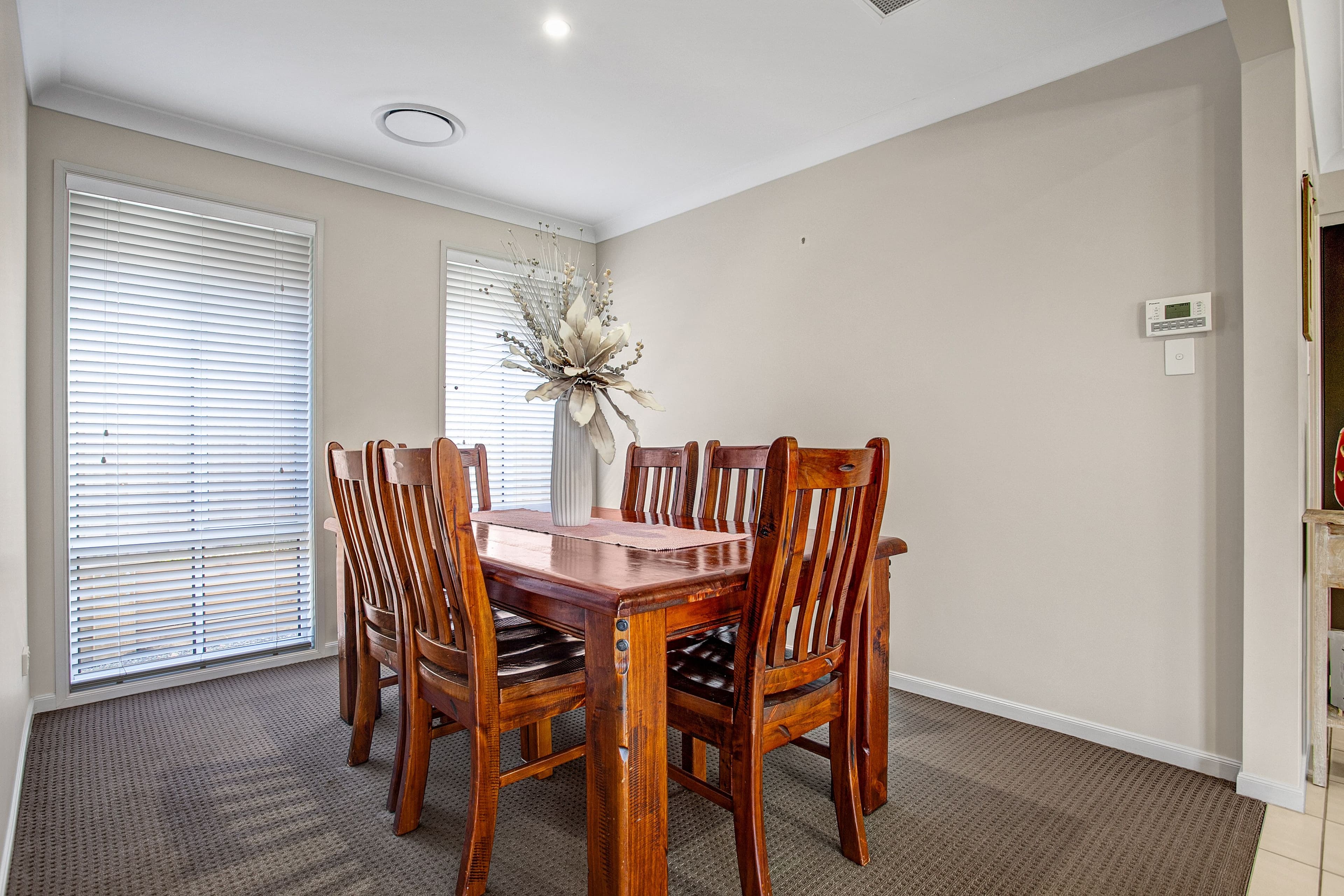 65 Redgum Circuit, Aberglasslyn - Thumbnail 4