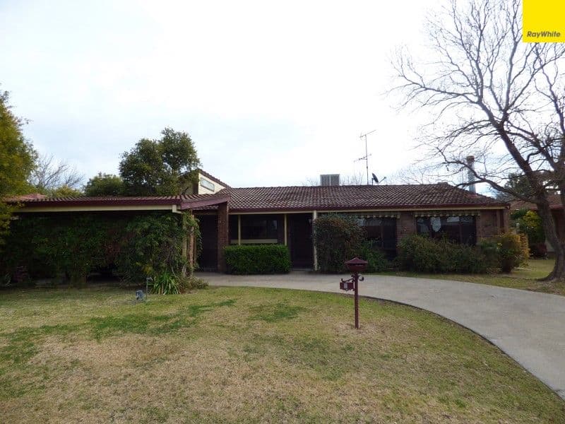 7 Chelsea Crescent, Forbes - Image 1