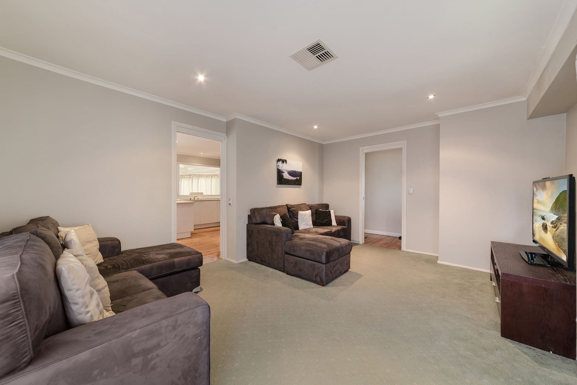 7 Cooradilla Place, Bradbury - Thumbnail 3