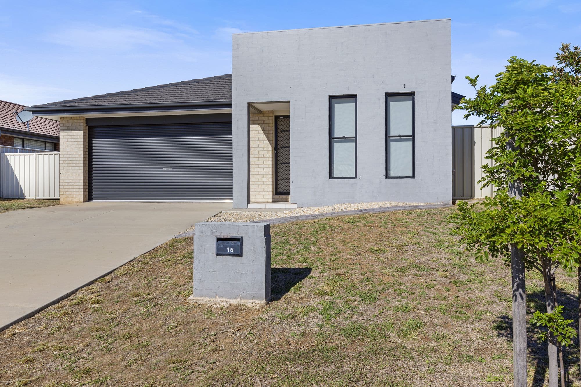 16A Warwick Road, Tamworth NSW 2340, Tamworth - Image 1
