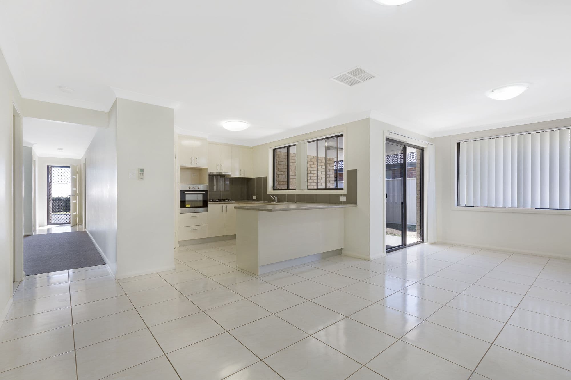 16A Warwick Road, Tamworth NSW 2340, Tamworth - Thumbnail 2