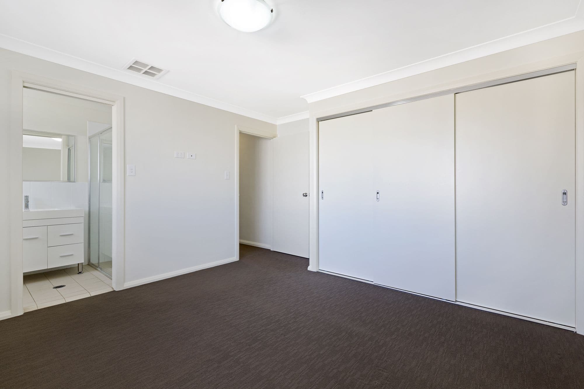 16A Warwick Road, Tamworth NSW 2340, Tamworth - Thumbnail 4