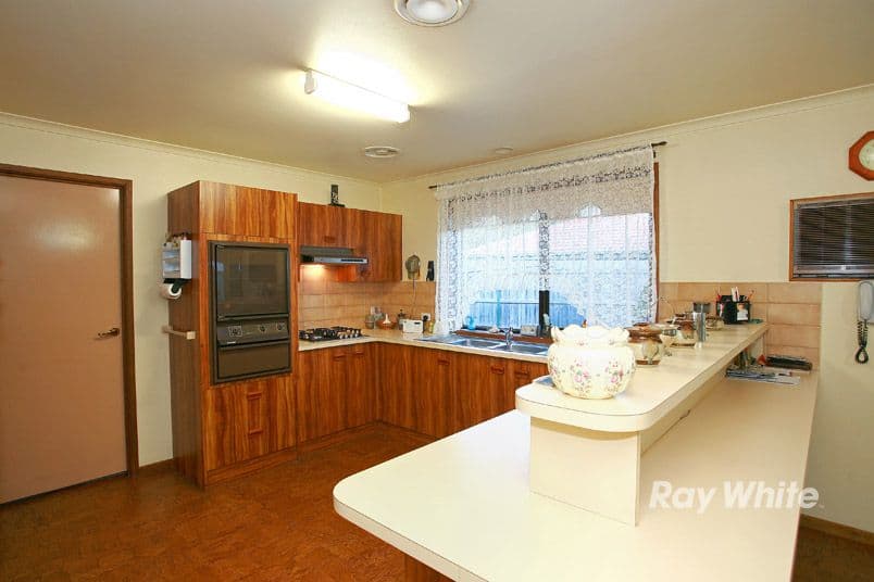 29 Strafford Avenue, CRANBOURNE VIC 3977, Cranbourne - Thumbnail 2
