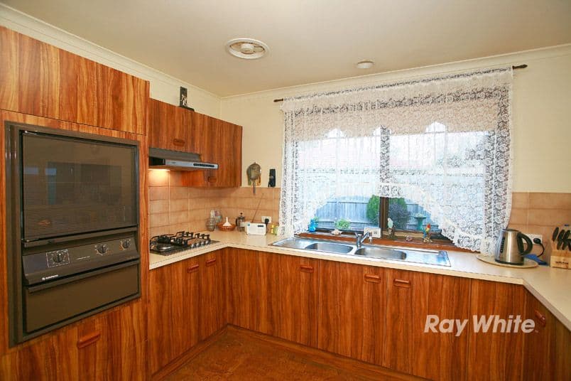 29 Strafford Avenue, CRANBOURNE VIC 3977, Cranbourne - Thumbnail 4