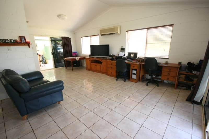 169 Bella Road, SARINA QLD 4737, Sarina - Thumbnail 4
