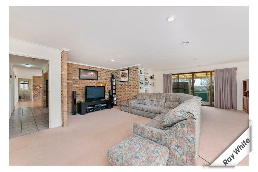 3 McKinley Circuit, CALWELL ACT 2905, Calwell - Thumbnail 2