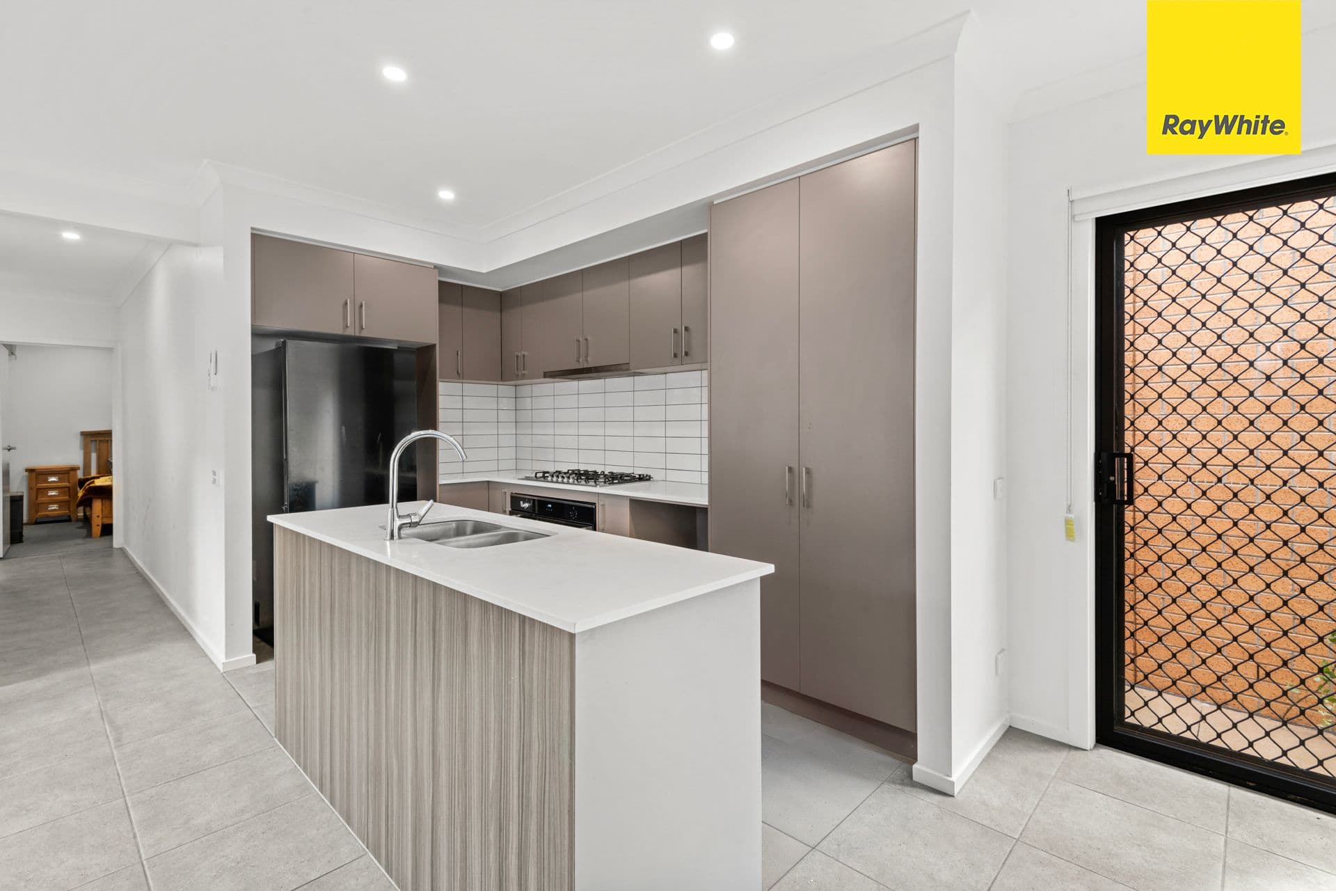 24 Viola Drive, Rockbank VIC 3335, Rockbank - Thumbnail 3