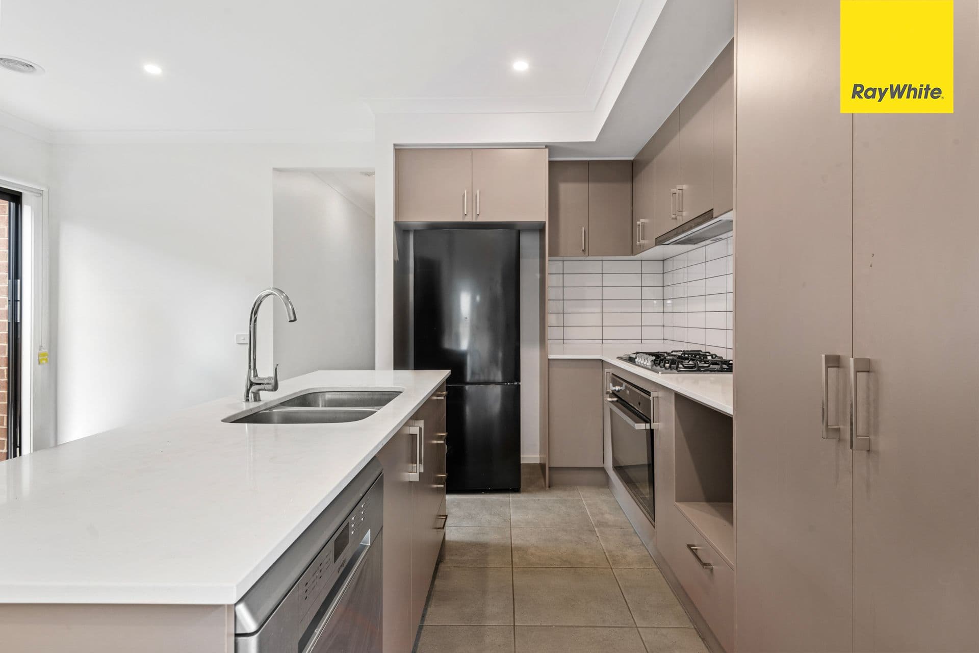 24 Viola Drive, Rockbank VIC 3335, Rockbank - Thumbnail 4