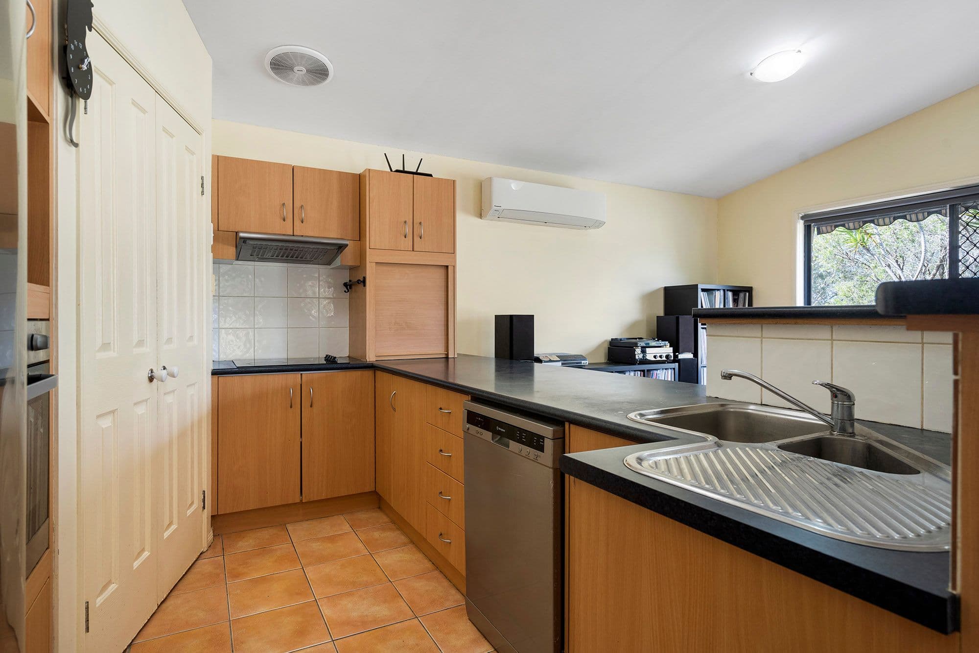 17 Fairway Drive, Meadowbrook QLD 4131, Meadowbrook - Thumbnail 4